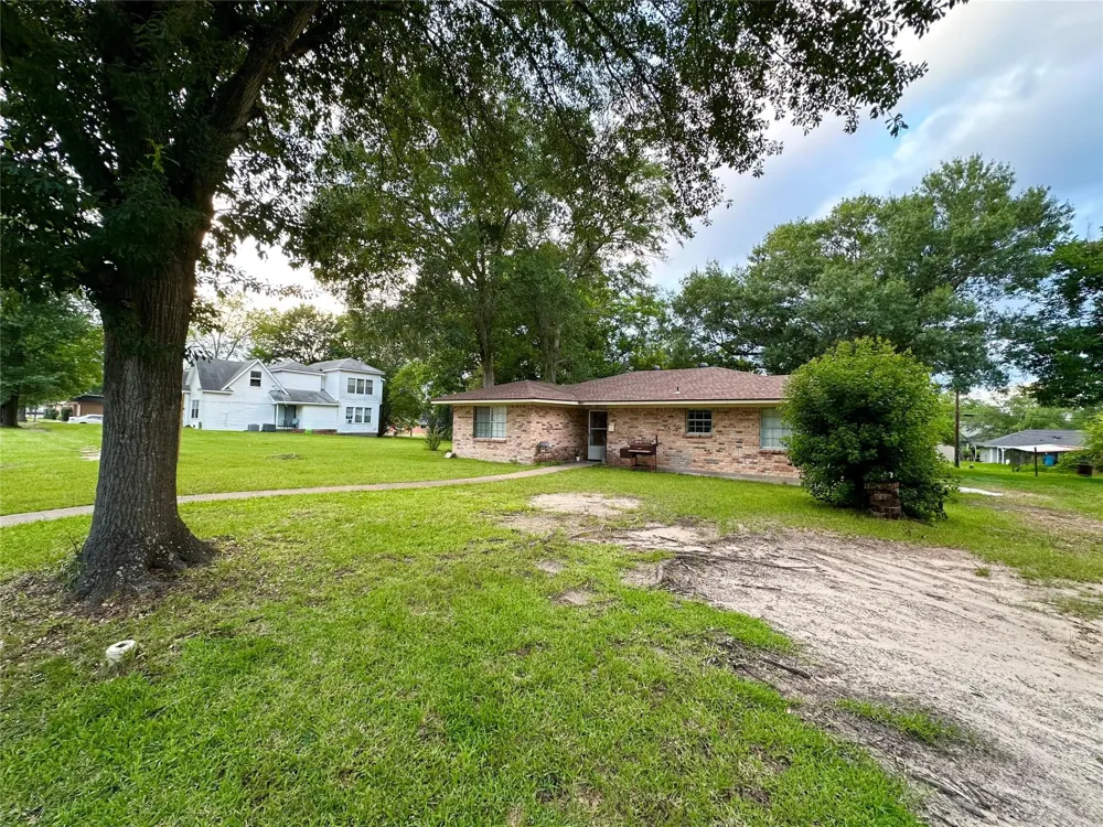 213 E Rhodes Avenue Lufkin, TX 75901