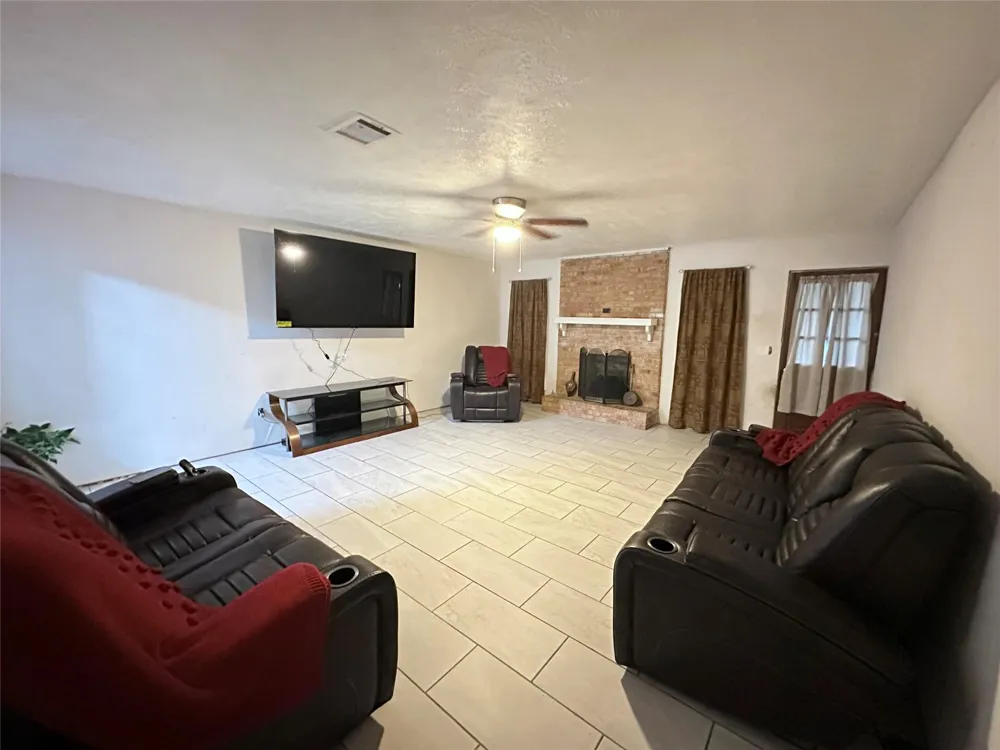 213 E Rhodes Avenue Lufkin, TX 75901