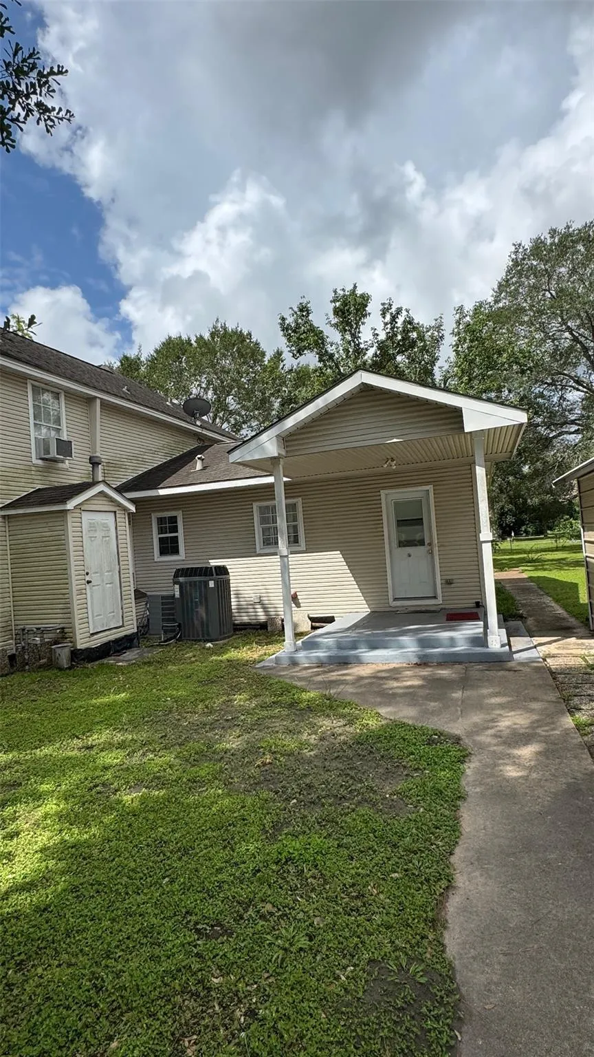 411 Church Street El Campo, TX 77437
