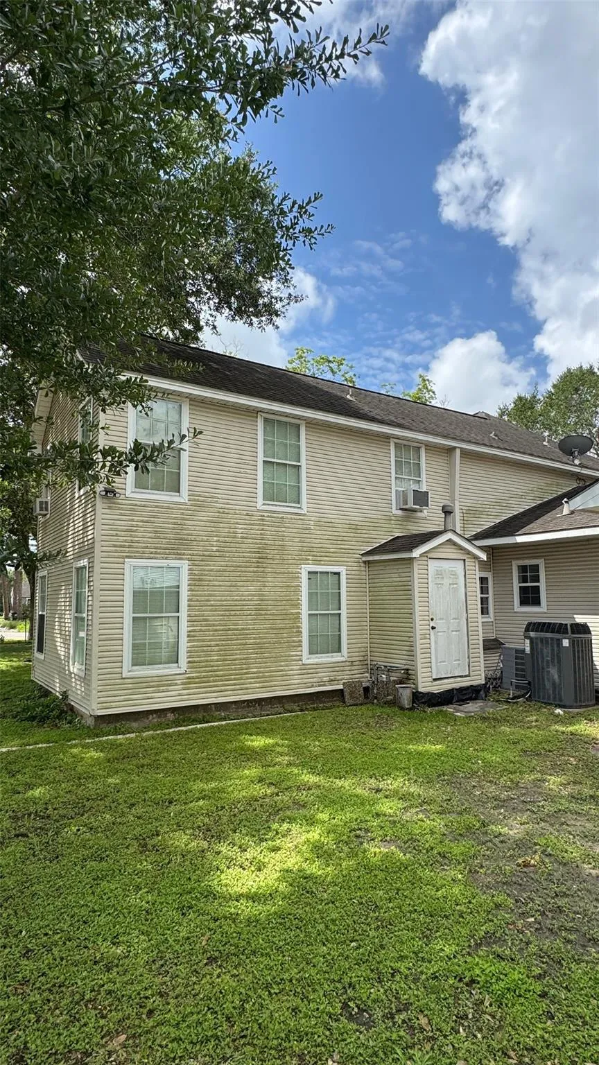 411 Church Street El Campo, TX 77437