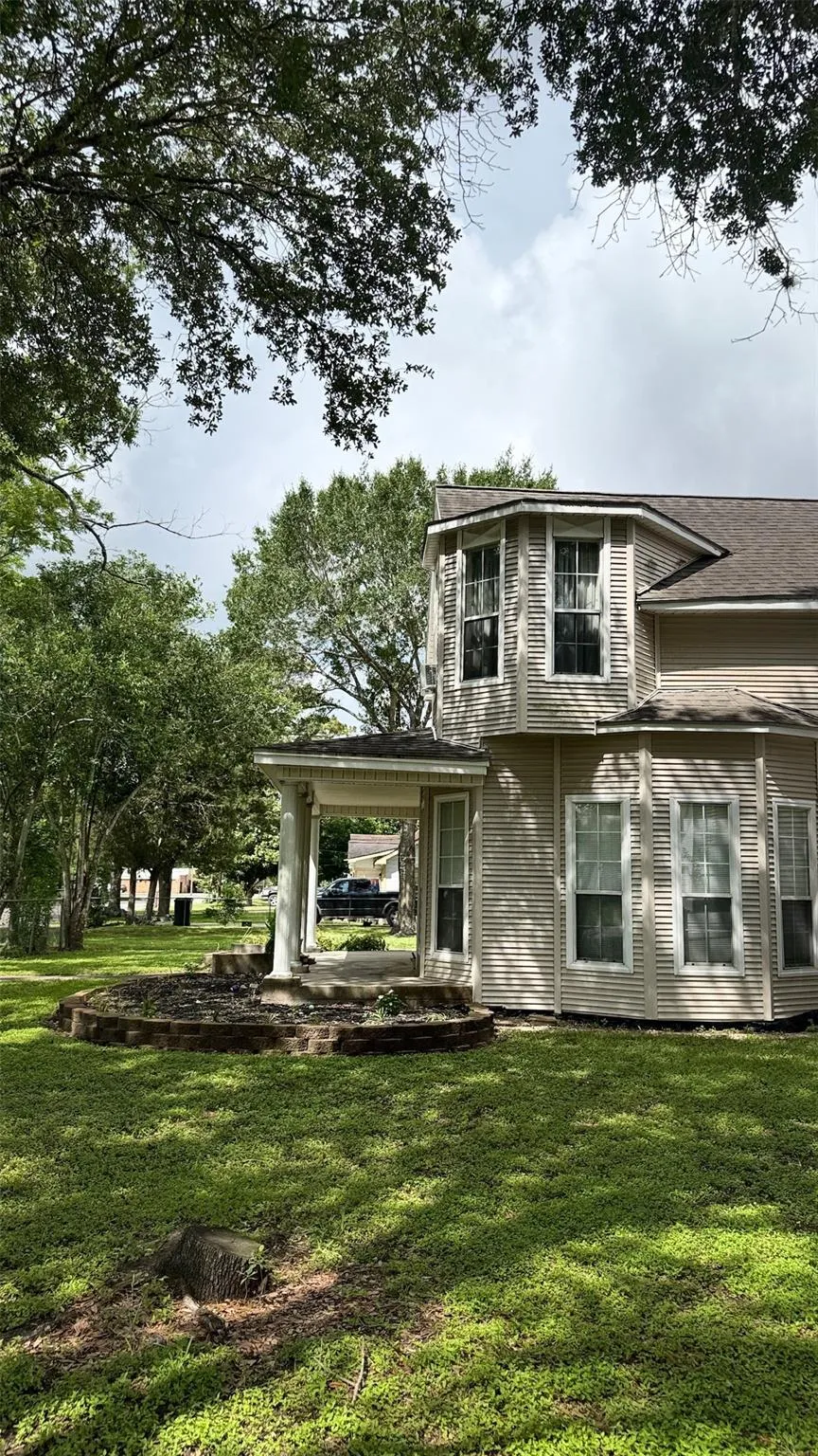 411 Church Street El Campo, TX 77437