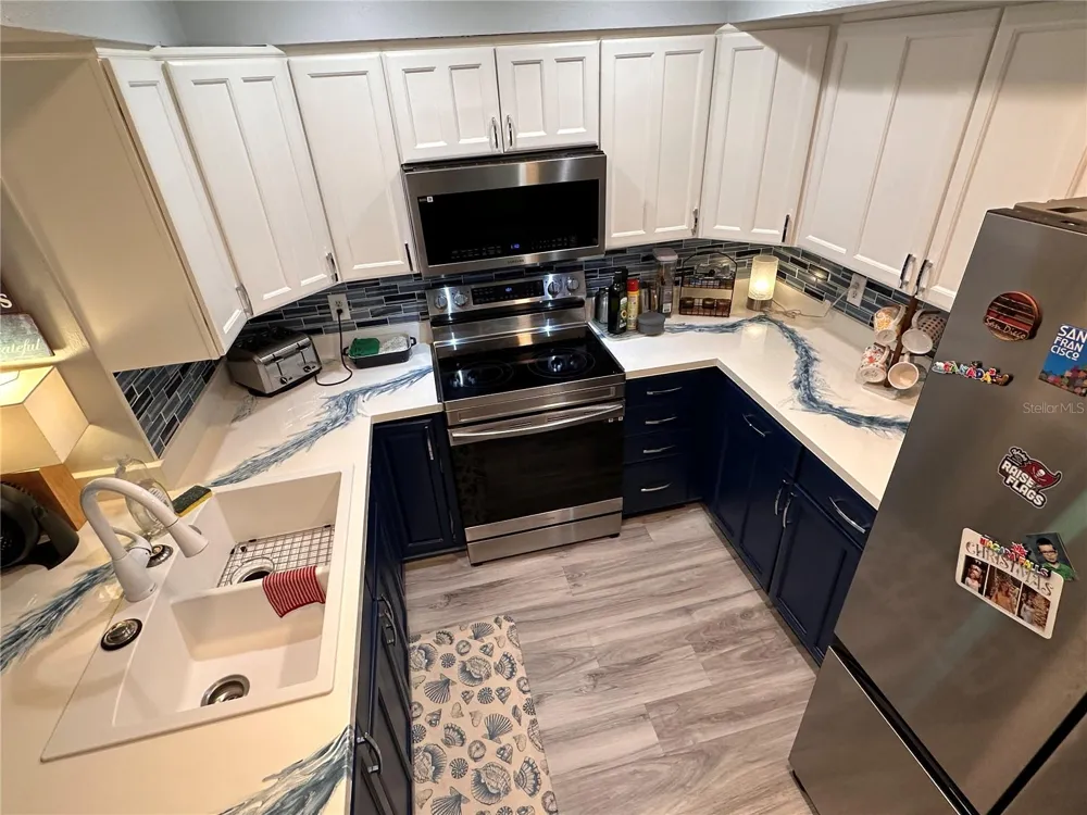 9470 JOEL DRIVE Seminole, FL 33777