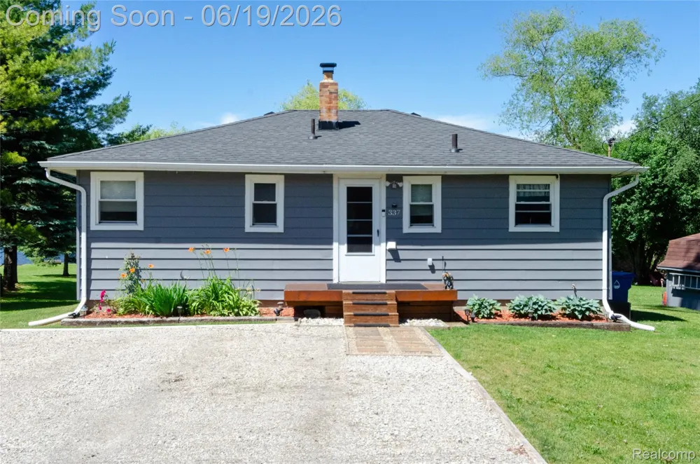 337 Lansing Drive Waterford Charter Township, MI 48328