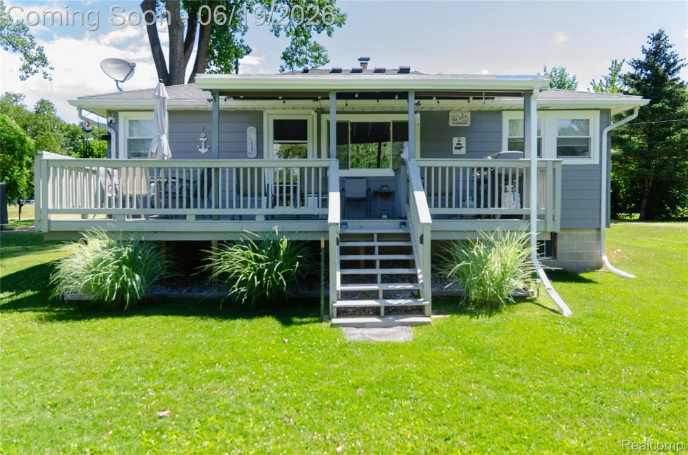 337 Lansing Drive Waterford Charter Township, MI 48328