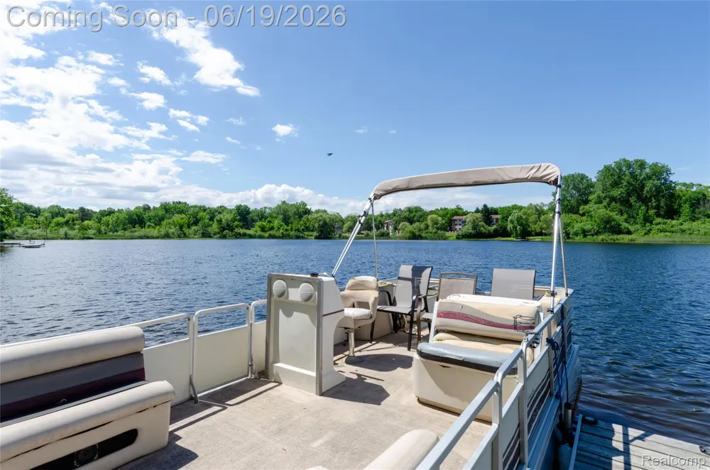 337 Lansing Drive Waterford Charter Township, MI 48328