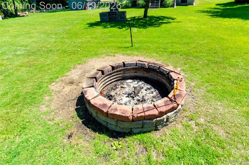 337 Lansing Drive Waterford Charter Township, MI 48328