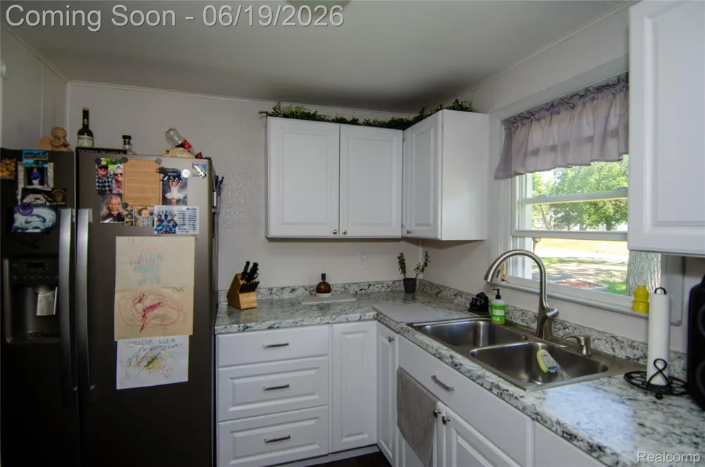337 Lansing Drive Waterford Charter Township, MI 48328