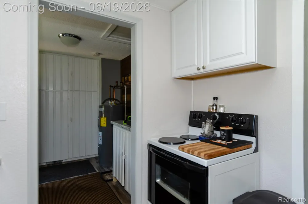 337 Lansing Drive Waterford Charter Township, MI 48328