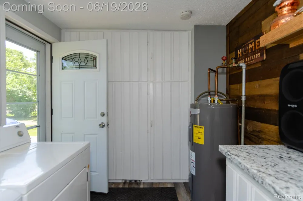 337 Lansing Drive Waterford Charter Township, MI 48328
