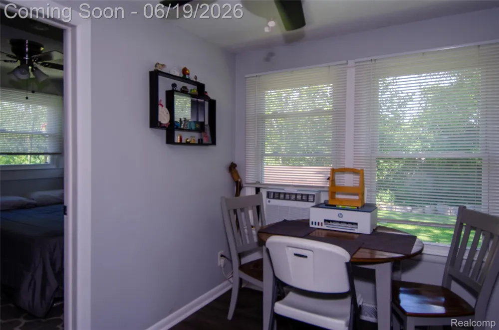 337 Lansing Drive Waterford Charter Township, MI 48328