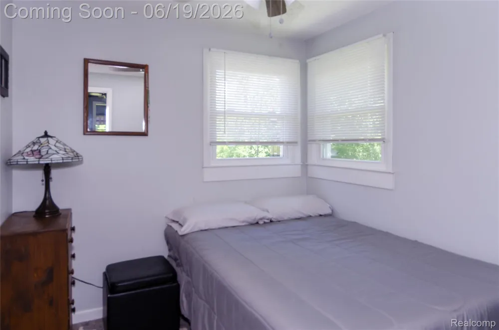 337 Lansing Drive Waterford Charter Township, MI 48328