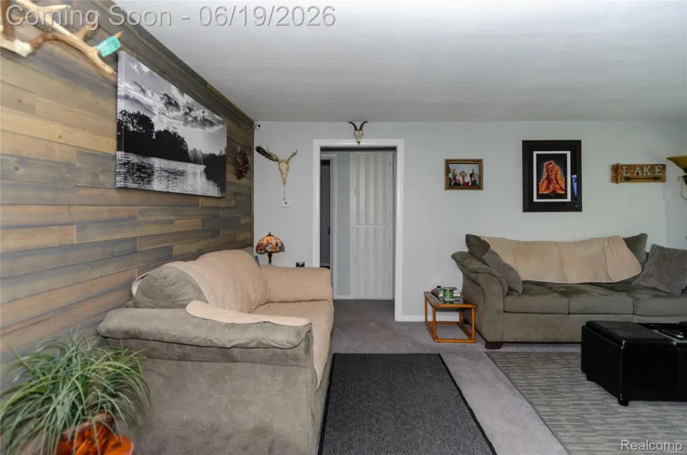 337 Lansing Drive Waterford Charter Township, MI 48328