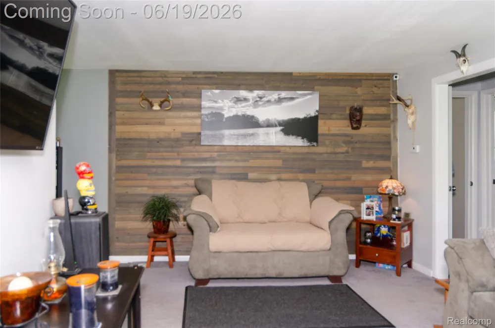 337 Lansing Drive Waterford Charter Township, MI 48328