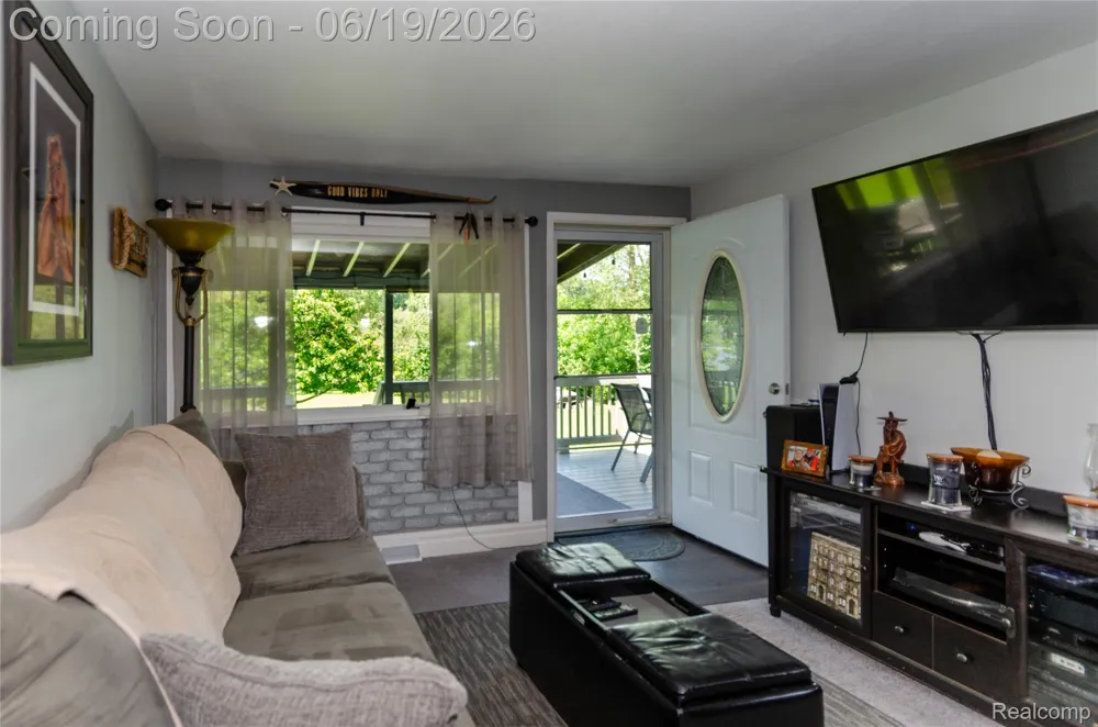337 Lansing Drive Waterford Charter Township, MI 48328