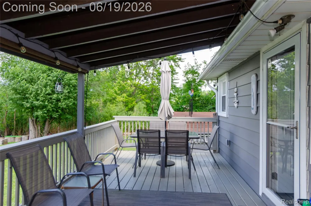 337 Lansing Drive Waterford Charter Township, MI 48328