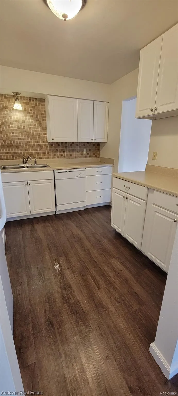 320 S Drake Road Kalamazoo City, MI 49009