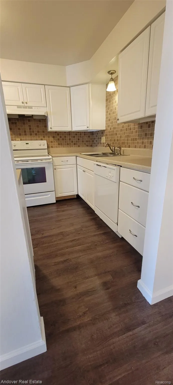 320 S Drake Road Kalamazoo City, MI 49009