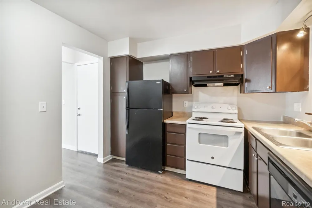 320 S Drake Road Kalamazoo City, MI 49009
