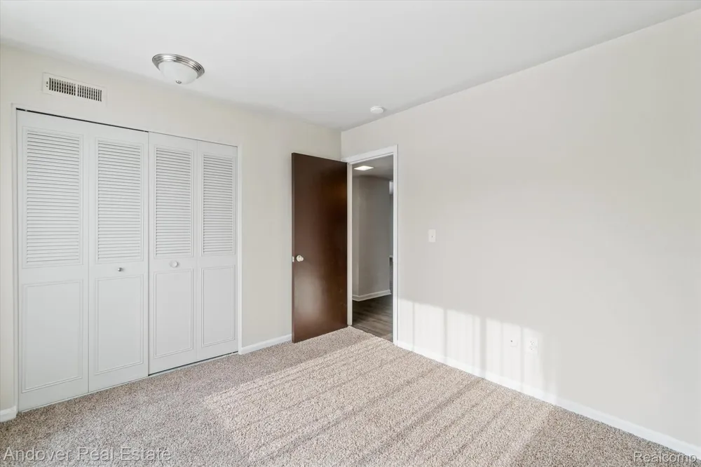 320 S Drake Road Kalamazoo City, MI 49009