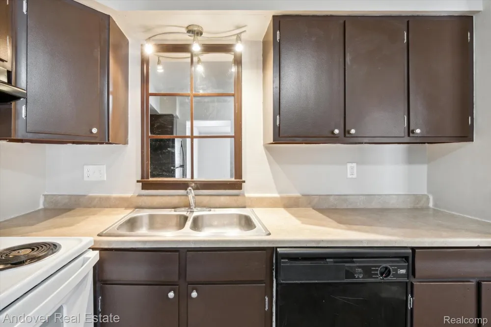 320 S Drake Road Kalamazoo City, MI 49009
