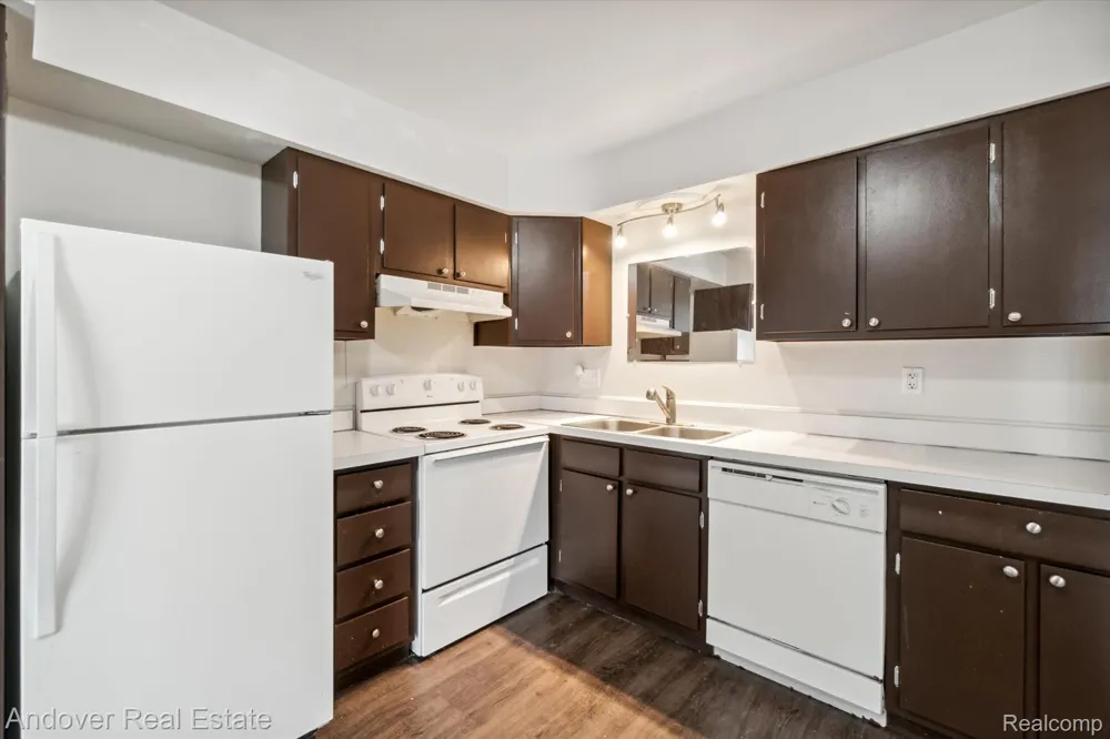 320 S Drake Road Kalamazoo City, MI 49009