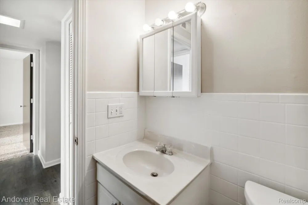 320 S Drake Road Kalamazoo City, MI 49009