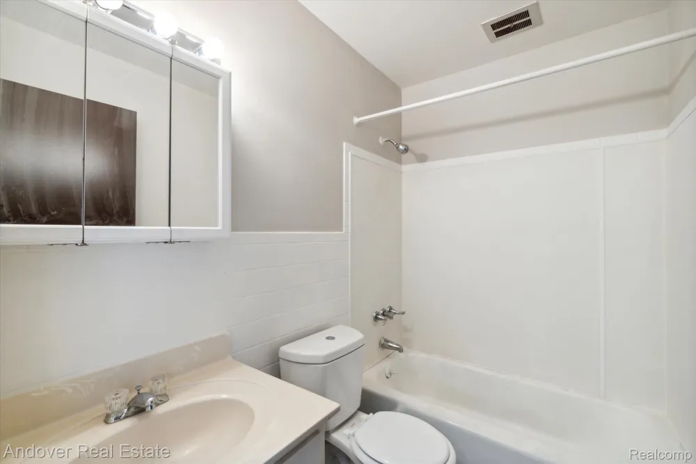 320 S Drake Road Kalamazoo City, MI 49009