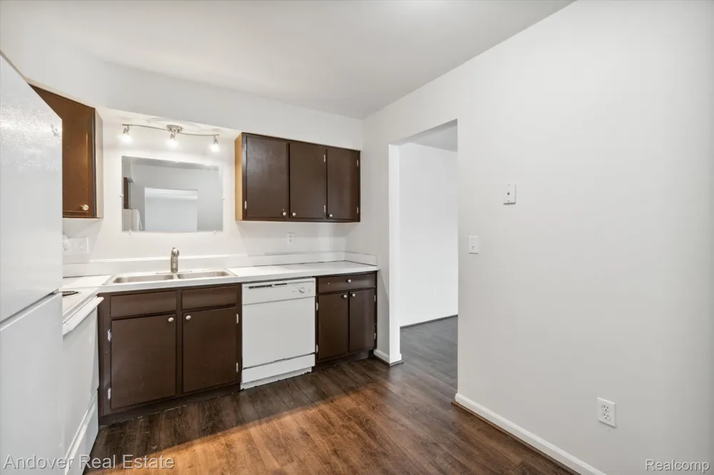 320 S Drake Road Kalamazoo City, MI 49009