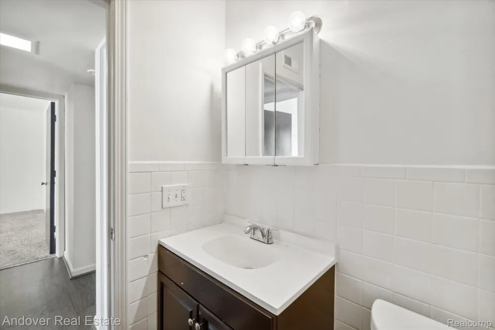 320 S Drake Road Kalamazoo City, MI 49009