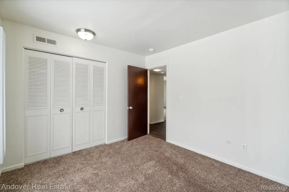 320 S Drake Road Kalamazoo City, MI 49009