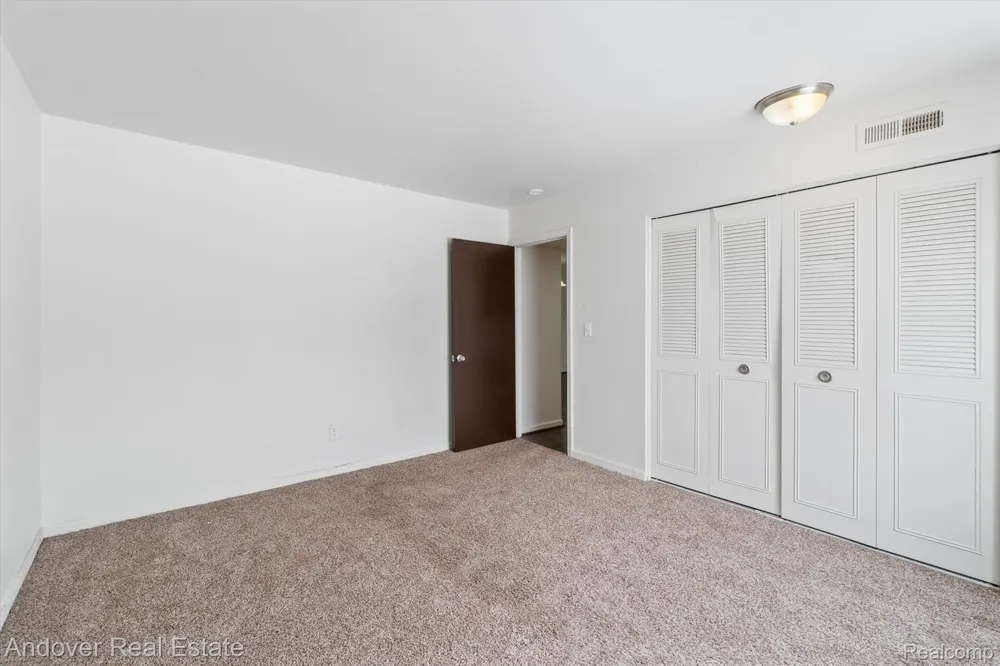 320 S Drake Road Kalamazoo City, MI 49009