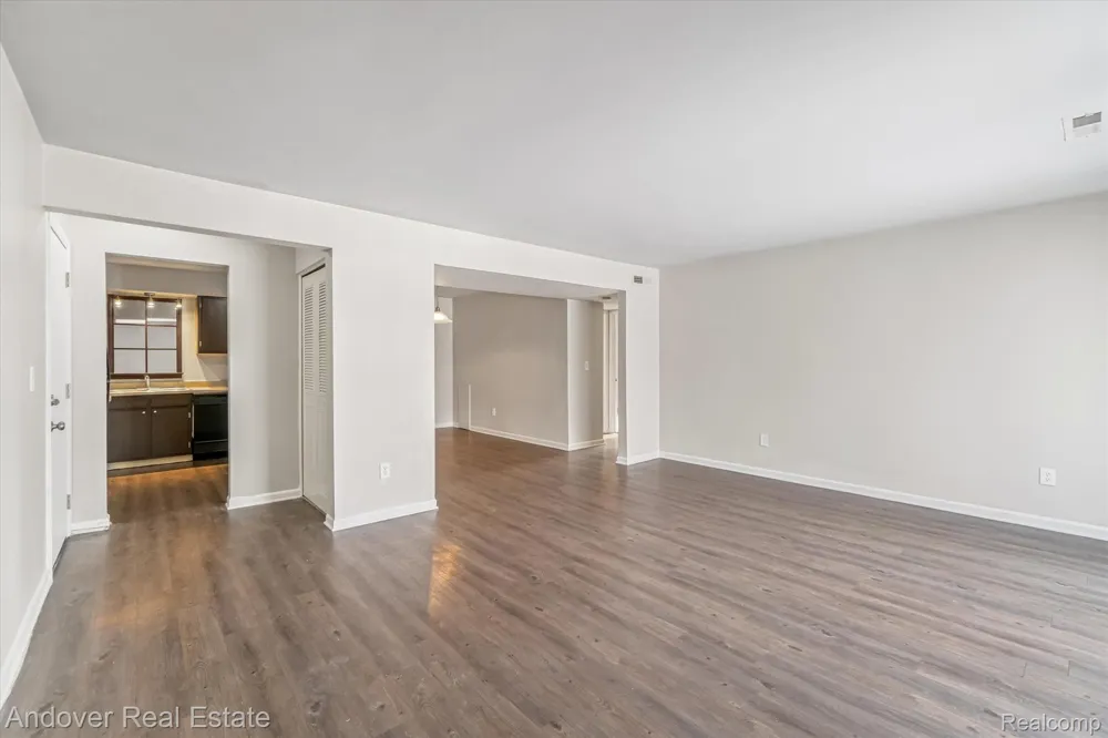 320 S Drake Road Kalamazoo City, MI 49009