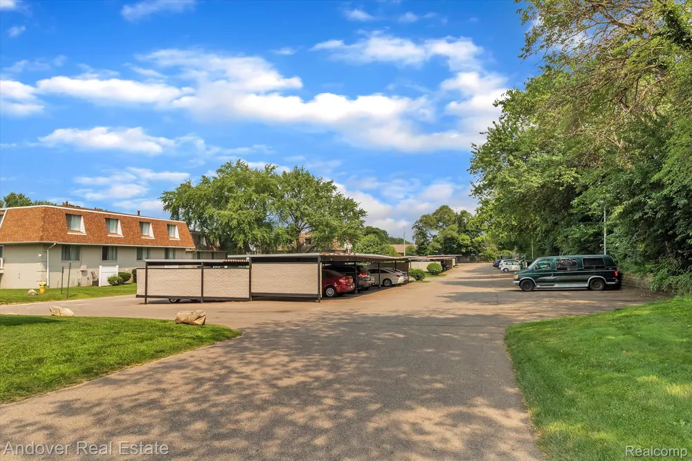 320 S Drake Road Kalamazoo City, MI 49009