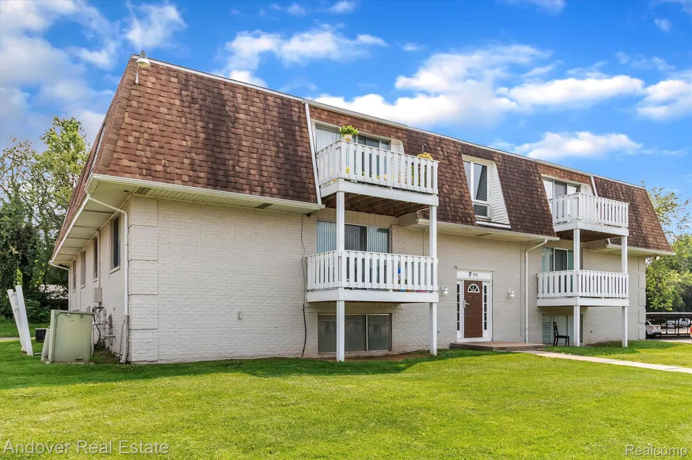 320 S Drake Road Kalamazoo City, MI 49009