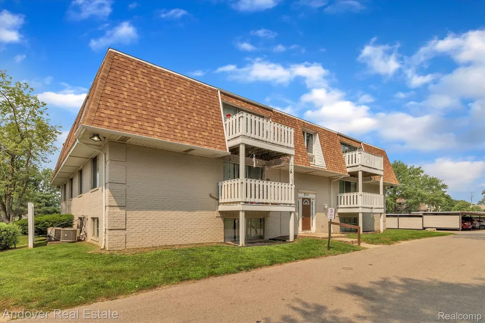 320 S Drake Road Kalamazoo City, MI 49009
