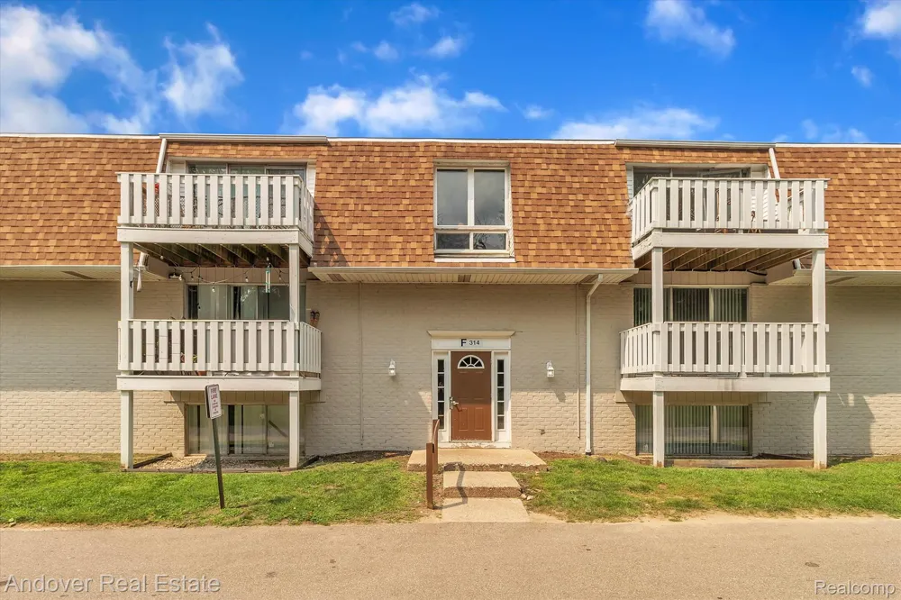 320 S Drake Road Kalamazoo City, MI 49009