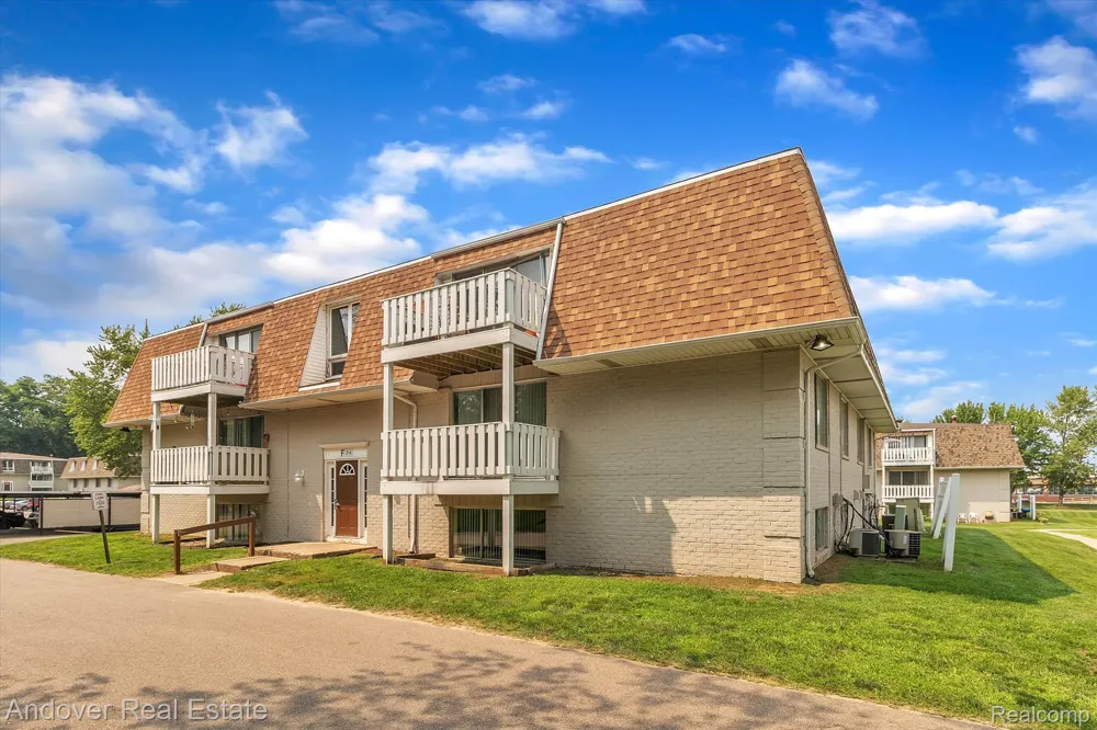 320 S Drake Road Kalamazoo City, MI 49009