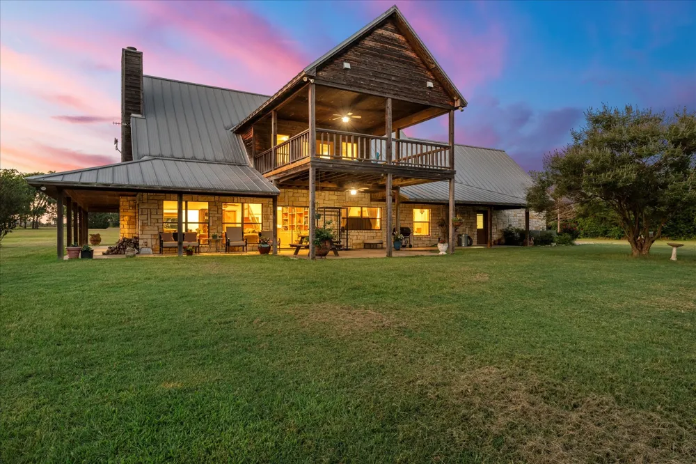 390 County Road 1573 Alba, TX 75410