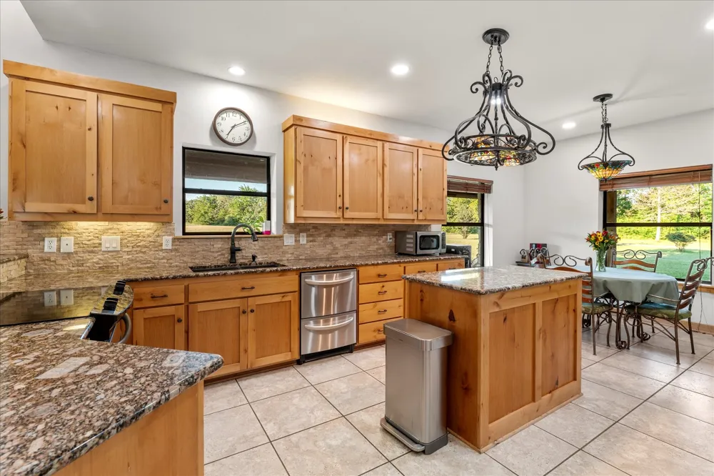 390 County Road 1573 Alba, TX 75410