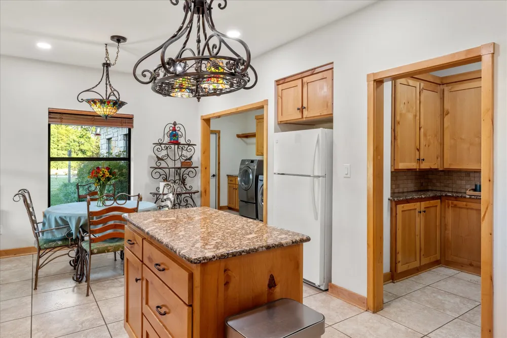390 County Road 1573 Alba, TX 75410