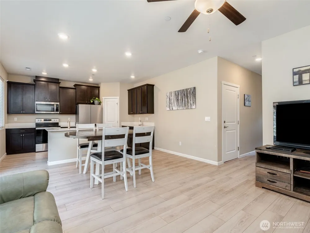 2006 NE 100 CIRCLE Vancouver, WA 98686