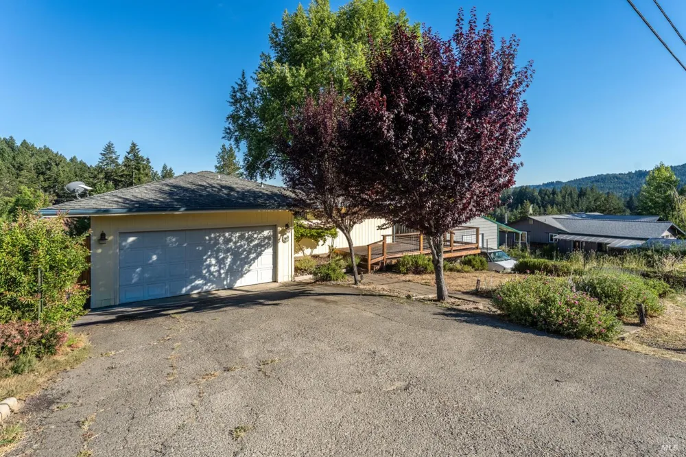 1505 Casteel Drive Willits, CA 95490