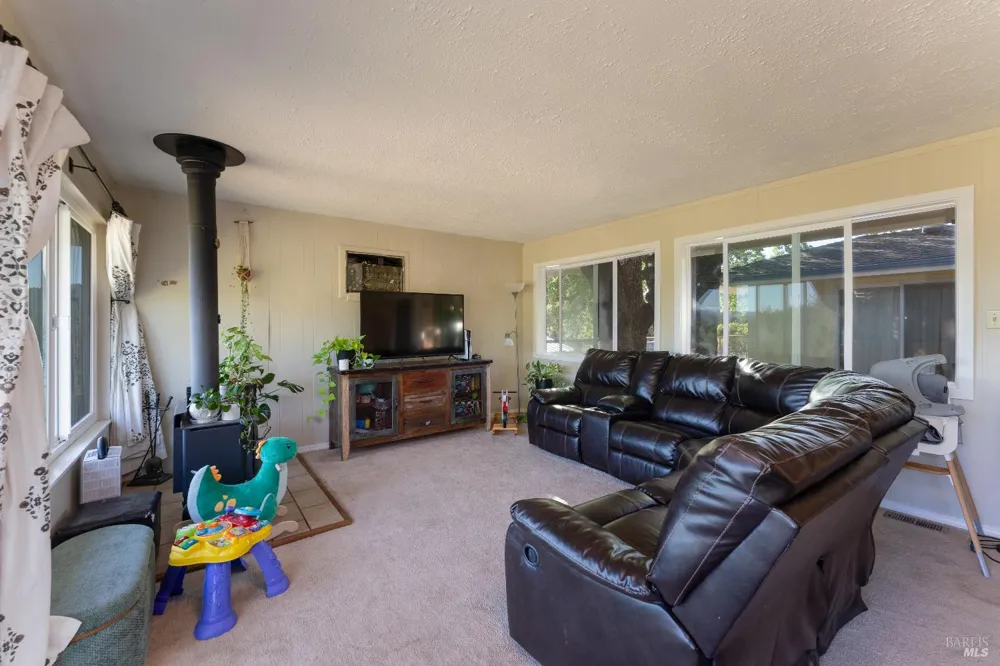 1505 Casteel Drive Willits, CA 95490