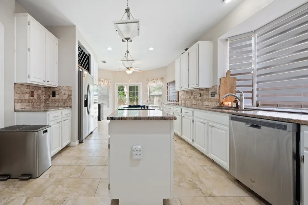617 Highland Meadows Drive Highland Village, TX 75077