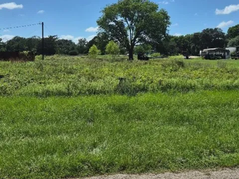 6 Cemetery Road