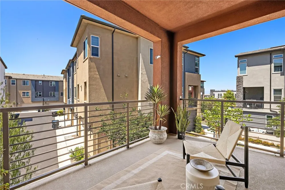 259 Lynx Irvine, CA 92618