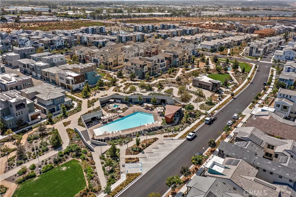 259 Lynx Irvine, CA 92618