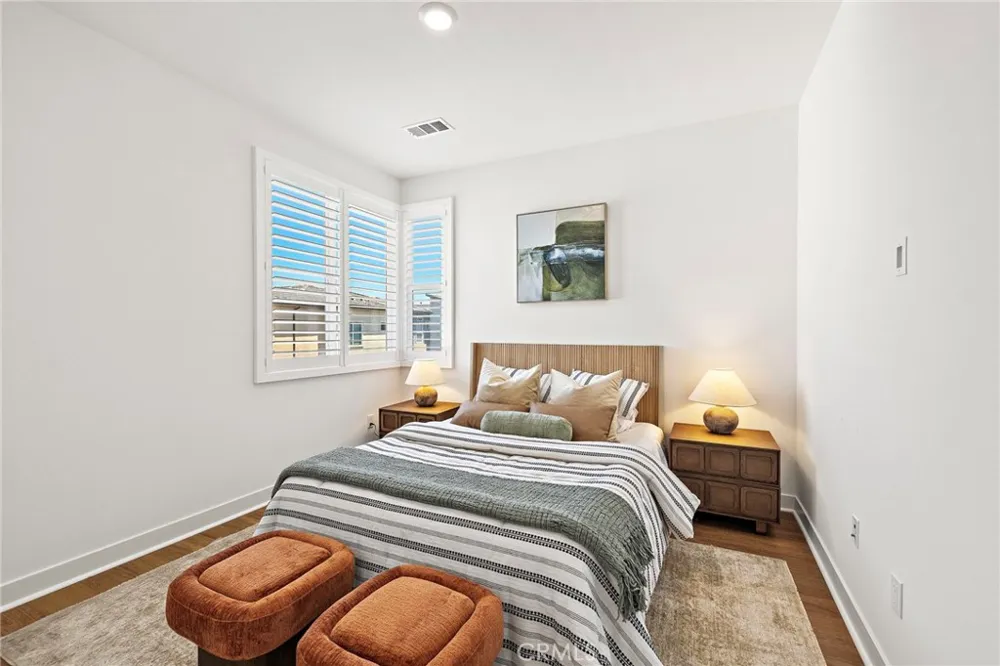 259 Lynx Irvine, CA 92618