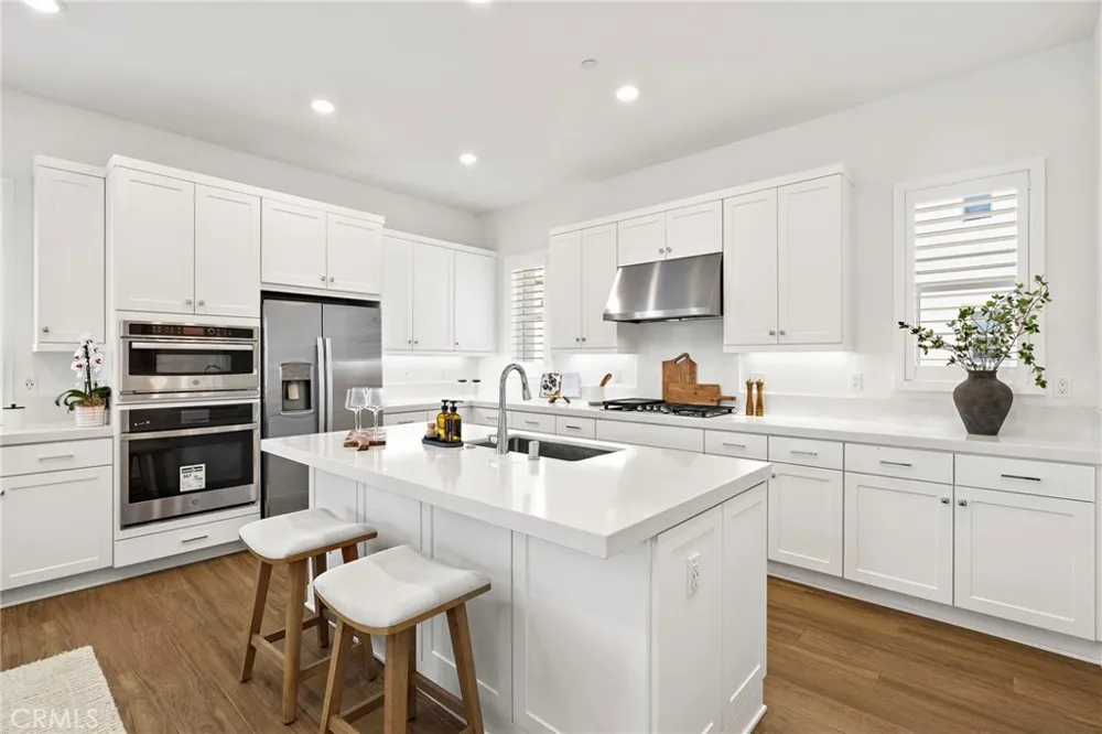 259 Lynx Irvine, CA 92618