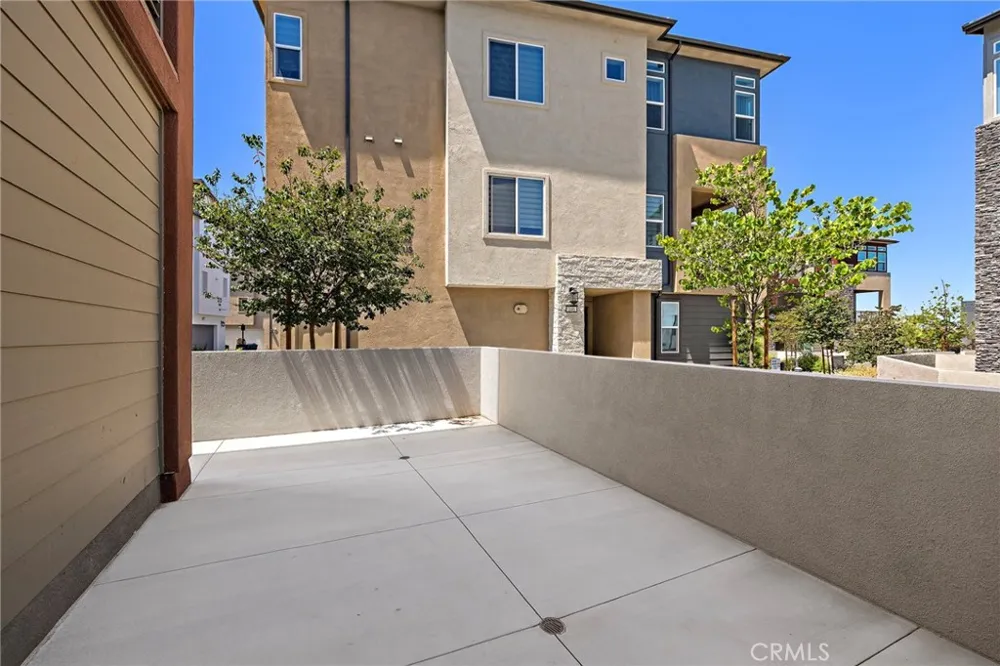 259 Lynx Irvine, CA 92618